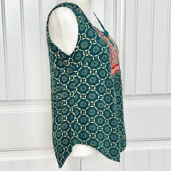 World Market Embroidered V-Neck Round Hem Colorful Green Tunic Tank Size S/M - Picture 6 of 7